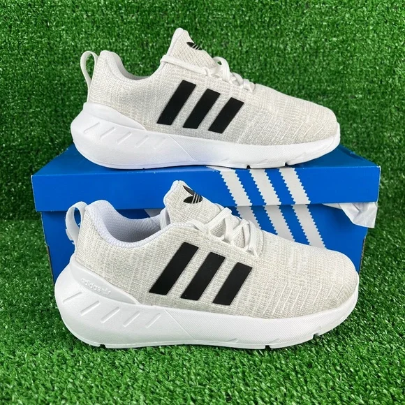 adidas gazelle silver green womens Adidas SWIFT RUN – DTLR main image 0